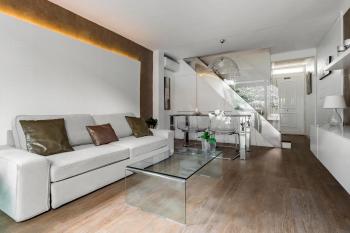 Casa Única con Patio Privado - Metro a 3 minutos, Madrid (foto 2)