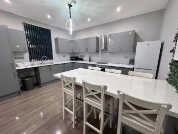 Modernised 4 Bedroom House close to city Centre, Kep Stays, Leeds (Foto 5)