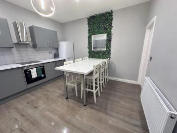 Modernised 4 Bedroom House close to city Centre, Kep Stays, Leeds (Foto 4)