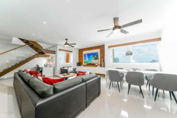 Penthouse with Private Jacuzzi - Three Bedroom, Cancún (photo 4)