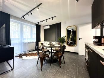 GOLDEN Apartment ~ 1000m Main Square ~ Self Check-In 24h, Wrocław (photo 3)