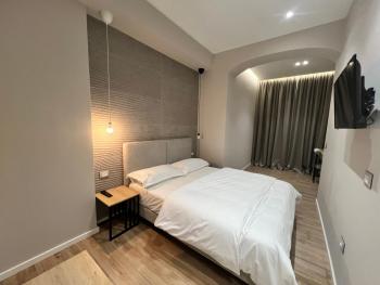 Enzo Rooms -Central Blloku, Tirana (fotografie 3)