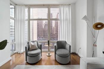 Times Square Penthouse, New York (photo 2)