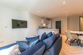 1 Bed Apt - Balcony - City View - Great Location, Liverpool (photo 5)