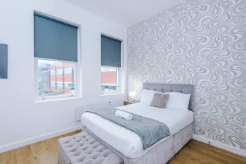 Stylish Apartment located in the City Centre of Liverpool - Web-exclusive offers at a-kapartments, Liverpool (photo 3)