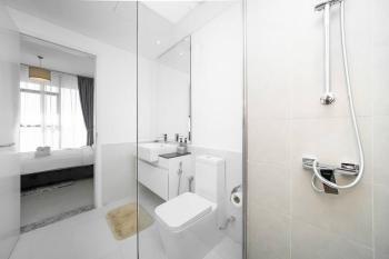 StoneTree - Furnished 2BR with floor-to-ceiling window, Dubai (photo 2)