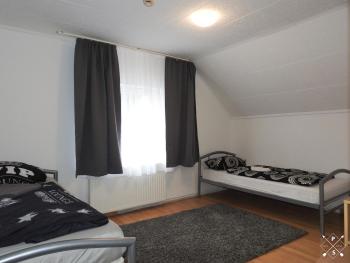 Wohnung nähe Daimler 1 OG, Brémy (fotografie 2)