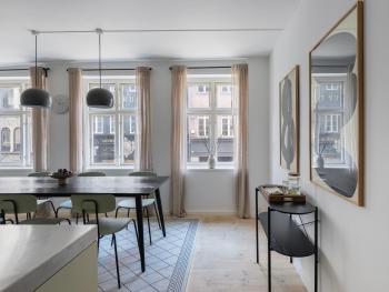 Sanders Main - Popular Two-Bedroom Duplex Apartment Next to Magical Nyhavn, Копенгаген (фото 5)