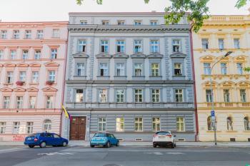 Cozy quiet new apartment in Karlin square, Прага (фото 2)