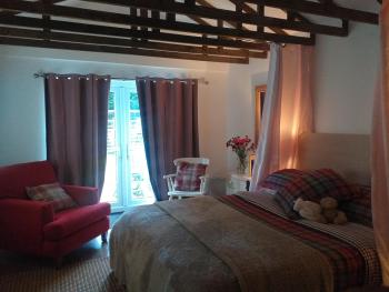House - Sleeps 2 pet friendly & free parking, Hull (photo 2)