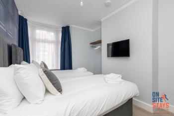OnSiteStays - Stylish 4 BR House with Beautiful Outdoor Space, Wi-Fi & Smart TVs, Dartford (fotografie 2)