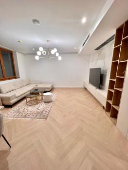 Stylish 3 bedroom apartment in the hearth of city center with history, Bratislava (fotografie 2)