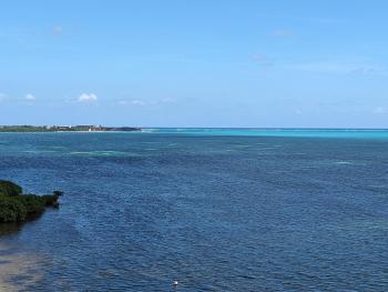 Peninsula Luxury Apartments with ocean front and espectacular views - no pets, Канкун (фото 2)