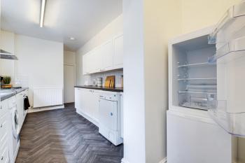 Solace Nights - Large Modern House - 4 Bedrooms - Near M6 & Spaghetti Junction - Fast WiFi - Netflix, Birmingham (foto 4)