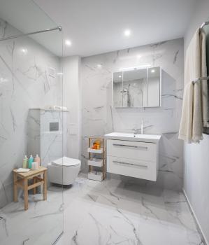 Modern 2BD Flat in Heart of Sofia with Workspace & AC by Flat Mаnager, Sofia (Foto 4)