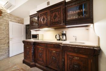 Luxury Medieval 2 Storey apartment with Antique Furniture in Old Town, Tallinn (photo 3)