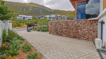 The View, Studio, Hermanus (photo 3)