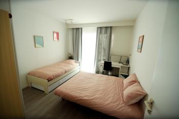 Privé kamer met chill room en gedeelde badkamer - rand Antwerpen - afrit E313 Wommelgem - vlakbij tramhalte lijn 9 en 24, Amberes (foto 4)