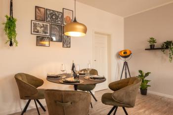 maremar - Style Apartment im Zentrum - Luxus Boxspringbett - Küche - Arbeitsplatz - Highspeed WLAN, Гера (фото 4)