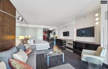 Luxury Hotel Suite With Private Strip View Balcony, Лас-Вегас (фото 2)