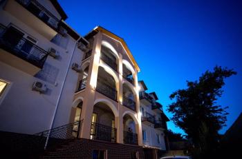 Готель River House, Humań (zdjęcie 3)