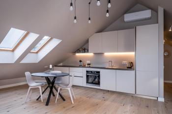 Cozy Spacious Loft! Great for Longer Stays!, Riga (foto 2)