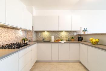 Aesthetic Apartment Located in Centre with Balcony by Noclegi Renters, Varšava (fotografie 3)