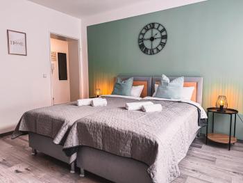 ImmoStay #6 - Ferienhaus mit 2 Ferienwohnungen für 8 Personen - WiFi, TV, Bremen (photo 5)