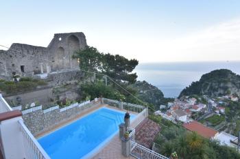 Villa Eustachio, Scala (foto 2)