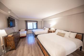 Stay Together Suites - Spacious Condominium On The Strip Sleeps 12 - NO RESORT FEE, Las Vegas (photo 4)