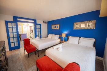 Stay Together Suites - Suite On The Strip Sleeps 8 - NO RESORT FEE, Las Vegas (photo 3)