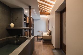 Luxury Hanok Stay Warm Hearth - East, Seoul (photo 2)