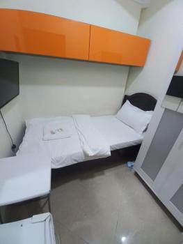 Small Budget Rooms for 'girls' only in Dubai, Marina, Dubaj (fotografie 2)