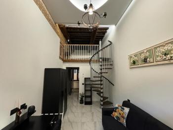 Venus Two-Floored Stylish Apartment in the City Center, Флоренция (фото 2)