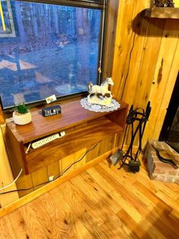 Beautiful & peaceful cabin w/ deck garden & fire-pit, Murphy (foto 5)
