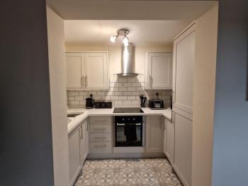 Stylish 2 Bedroom Apartment Sleeps 4 Contractors and Corporates Welcome, Birmingham (foto 3)