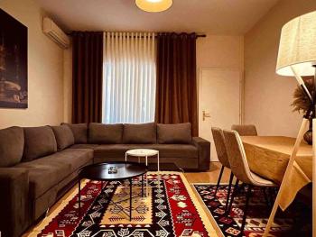 Zarlett House, Pazari ri ,Villa with Garden,Parking, Tirana (Foto 4)