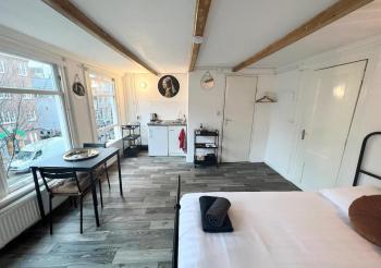 Studio's in the Center of Amsterdam with Canal View!, Amsterdam (photo 3)