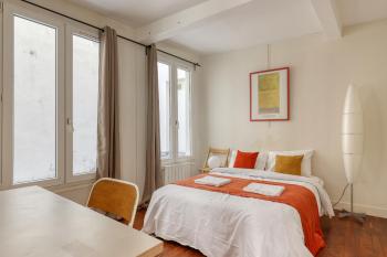 Spacious & lovely flat-Up to 10 guests-Paris 10, Parigi (foto 5)