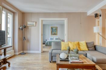 Spacious & lovely flat-Up to 10 guests-Paris 10, Parigi (foto 2)