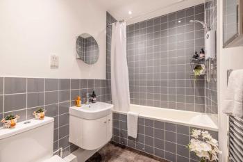Windsor Castle Chic 1BR,Parking - By Tempstay, Windsor (fotografie 5)