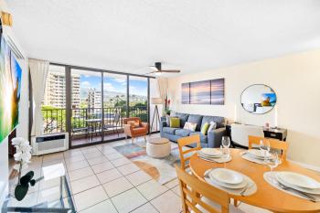 Cozy & City View Steps to Waikiki Beach with Parking, Honolulu (foto 2)