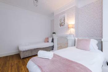 Spacious 4-Bed House Manchester, Manchester (fotografie 4)