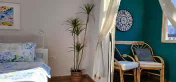 Nuçi's Place 2 Sunny apartment with balcony 15 min from Bllok, Tirana (photo 5)