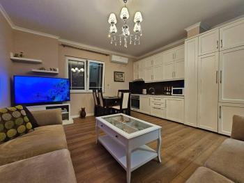 Central Apartment with balcony 2, Tirana (zdjęcie 3)