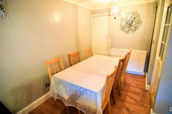 The Brum House with private garden, BBQ, 3 TVs with NETFLIX, Huge Lounge or Quadruple Bedroom plus 2 double bedrooms, Birmingham (photo 5)