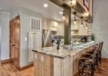 Private beach, Close to ski, Resort Amenities!, South Lake Tahoe (photo 5)