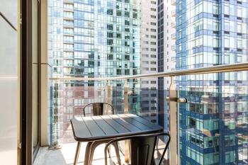 LIC 2BR w Gym DM Elevator Private Balcony NYC-769, New York (Foto 4)
