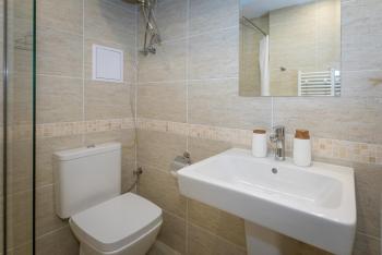 Modern and Bright Apartments near Center - FREE PARKING, Sofia (photo 5)