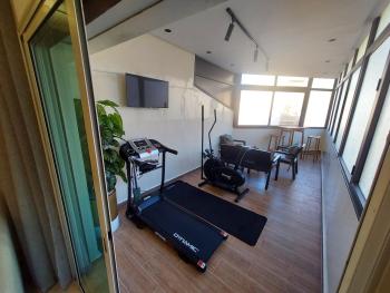modern apartment opposite to HASSAN2 MOSQUE with side SEA view with sports machines with free underground GARAGE prohibited for unmarried couples of Arab origin space of 85m apartment too QUIET, Casablanca (zdjęcie 5)